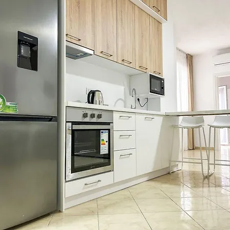Mountain 990 Apartment *