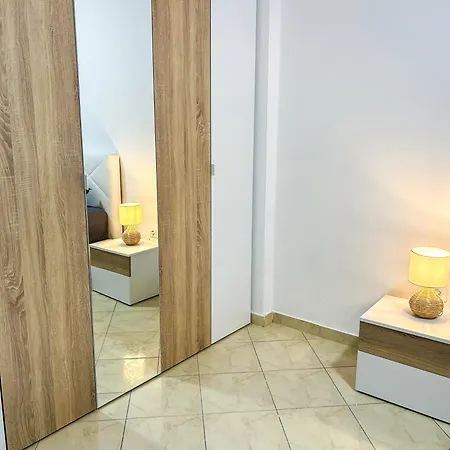 Mountain 990 Apartment Durres
